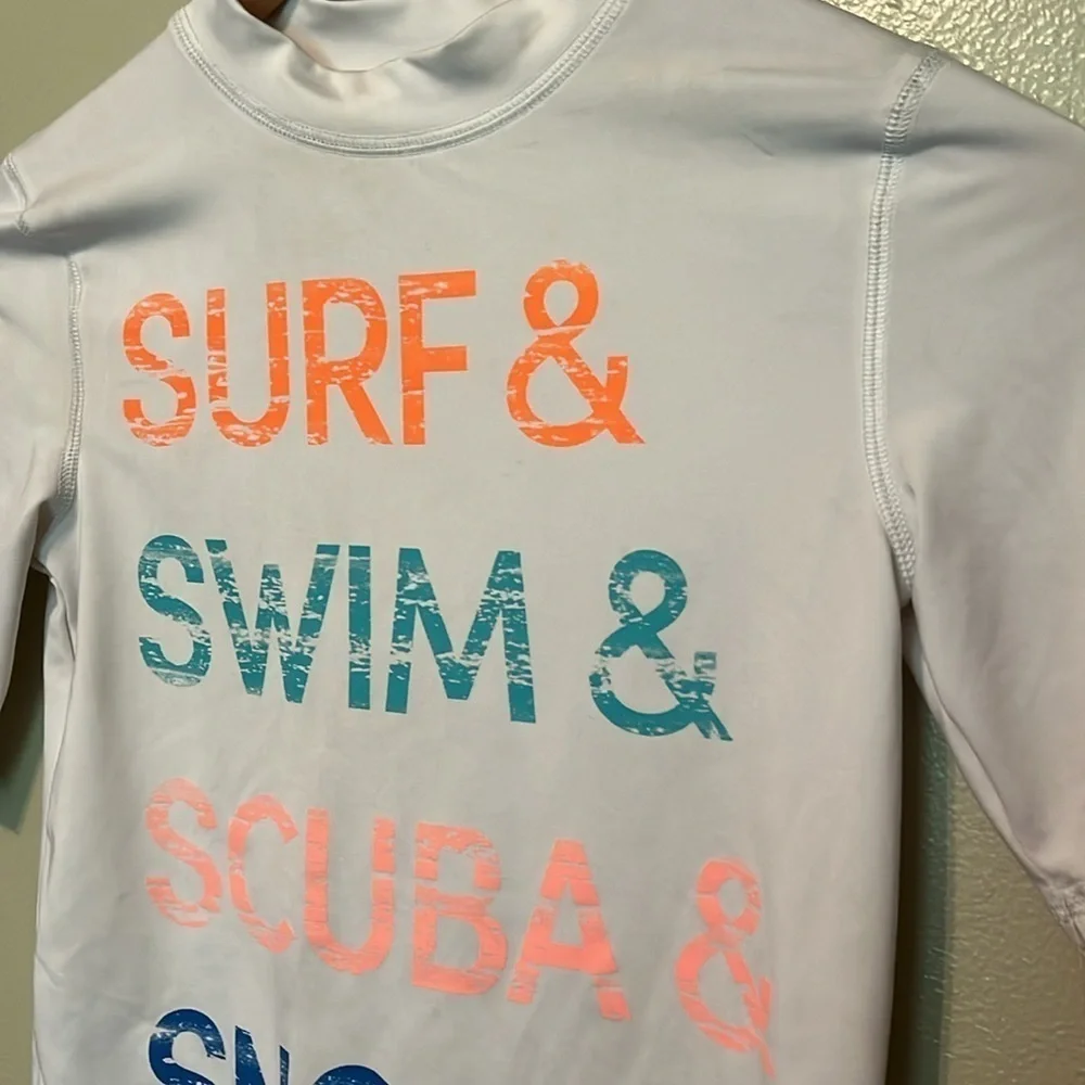 Cat & Jack swim shirt medium (8/10) surf swim scuba & snorkel multi color/white